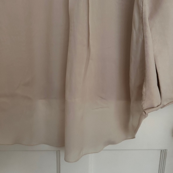 Women’s Pistache Top with a Semi Sheer, Lightweight Back Size M/L - Picture 7 of 8